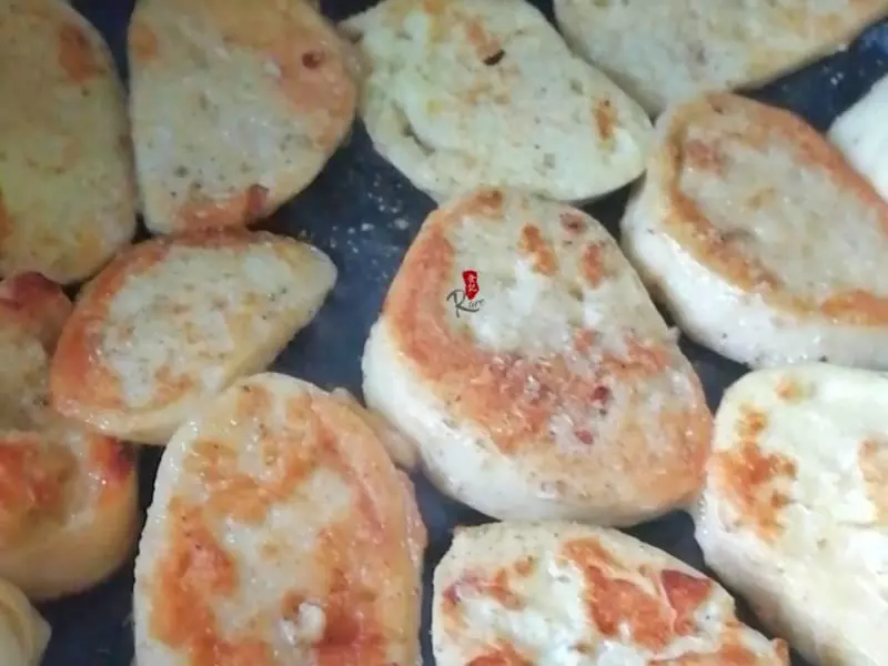 煎饅頭片時很多人裹蛋液方法不對,難怪不入味,這樣做又香又入味!