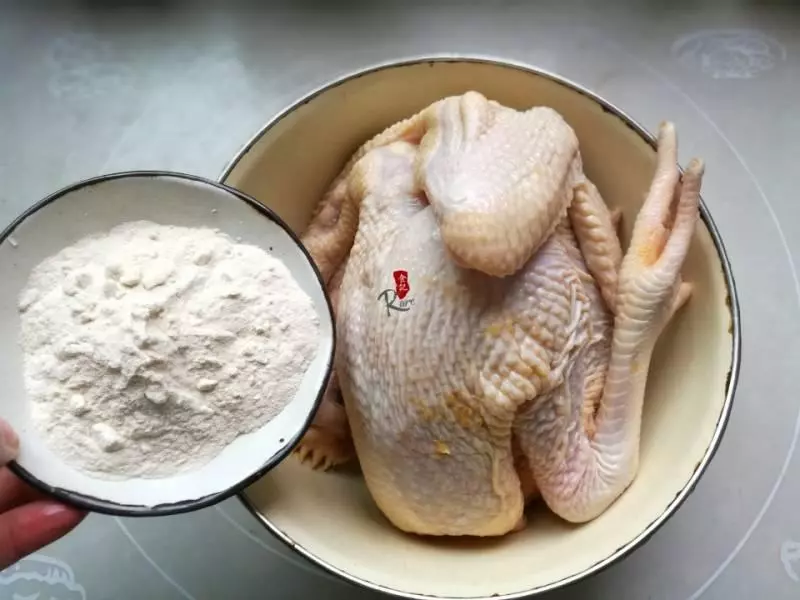 客家有道特色菜在家也能做,2.5斤一頓吃完不說,還直唆啦手指頭~