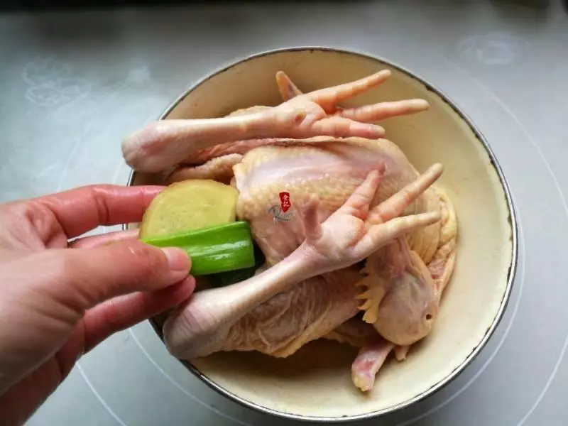 客家有道特色菜在家也能做,2.5斤一頓吃完不說,還直唆啦手指頭~