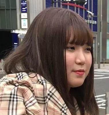 「自拍和他拍能差多大?」櫻花妹一張驚世對比 網友呆住定格3秒:嚇到吃手手