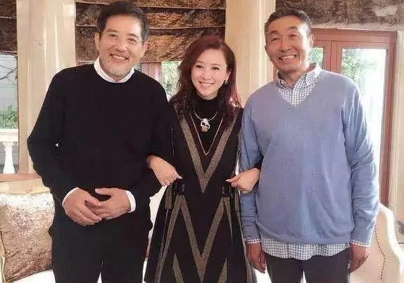 72歲的秦漢和81歲的謝賢照,網友:帥酷了一輩子