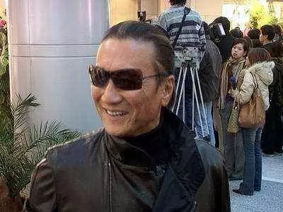 72歲的秦漢和81歲的謝賢照,網友:帥酷了一輩子