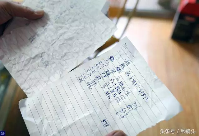 女子當年穿名牌開奔馳,丈夫破產後不離不棄,抵押豪車擺攤賣炸串!