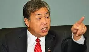 【公開決裂】凱里又再狂踩扎希,扎希裝大方裝不下去,終於動肝火 !! 公開說了狠話……