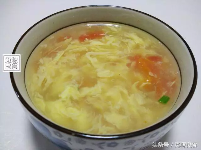 西紅柿雞蛋湯,很多人都做錯了,學會這個小竅門,蛋花漂亮又美味
