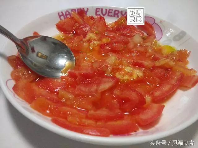 西紅柿雞蛋湯,很多人都做錯了,學會這個小竅門,蛋花漂亮又美味