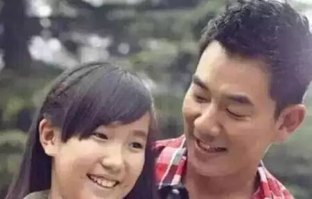 50歲任賢齊「一雙兒女顏值爆表」,但當大家看見他「妻子」時都震驚了真的好美好漂亮 -
