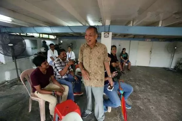就在柔佛新山,大馬鍾氏祖傳跌打師傅無人不知,無人不曉,華巫印外勞老外都來求診! -