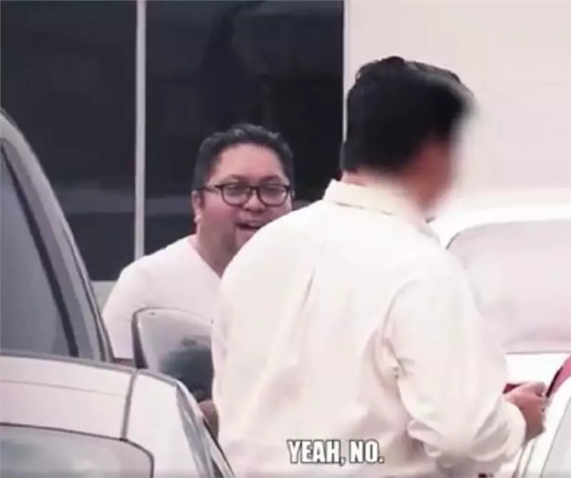 太解氣男子穿短褲、拖鞋去買車,銷售員不識真相,狗眼看人低結局被狠狠打臉 -