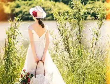 小叔子結婚了,婆婆卻不讓我參加聽到鄰居說的話後,我跑去憤怒地掀翻了桌