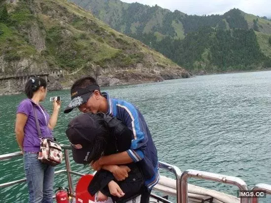 「幫我把女友P得sexy一點」就說了不要叫網友P圖最後一張快笑死了
