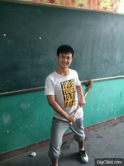 「幫我把女友P得sexy一點」就說了不要叫網友P圖最後一張快笑死了