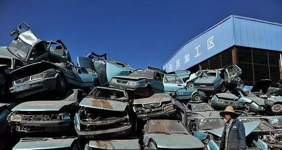 那些賣不完的車都去了哪裡?你以為這些車真的都被放到爛?別再被騙了
