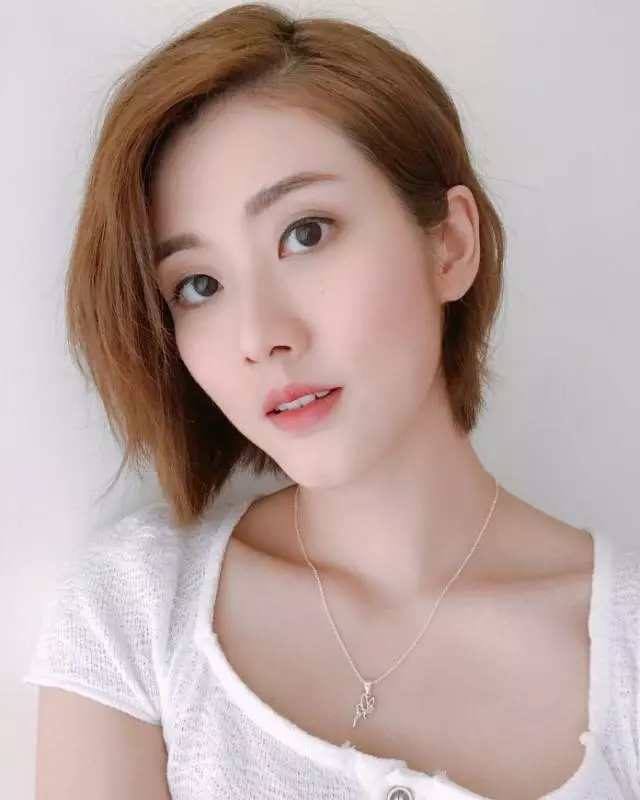 【演技深入民心】《再創世紀》演男仔頭的痴情女是華姐冠軍,戲外身材超正