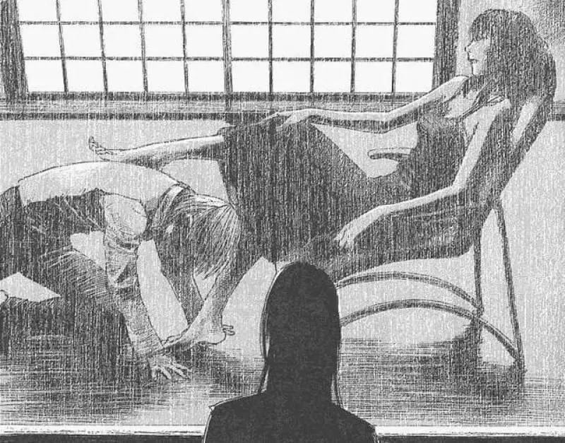 過的比狗還不如這個爸爸「被女兒瘋狂羞辱」,趴著吃飯還被潑茶水看到最後我卻開始心疼女兒了~大家來看看吧