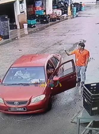 假官員圖騙菜商駕車奪門逃撞傷員工 -
