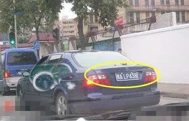 超扯「女車主」拿到新車牌後,車牌號碼讓她「害羞」尷尬,都不想掛車牌了 -