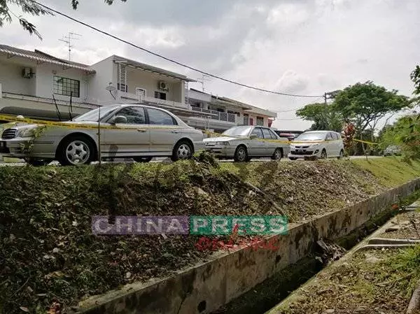 「疑錢財糾紛,華裔男遭3槍奪命案」;柔州副總警長拿督莫哈末卡馬魯丁證實,死者相信遭人尋仇,被兩名兇徒連開4槍奪命