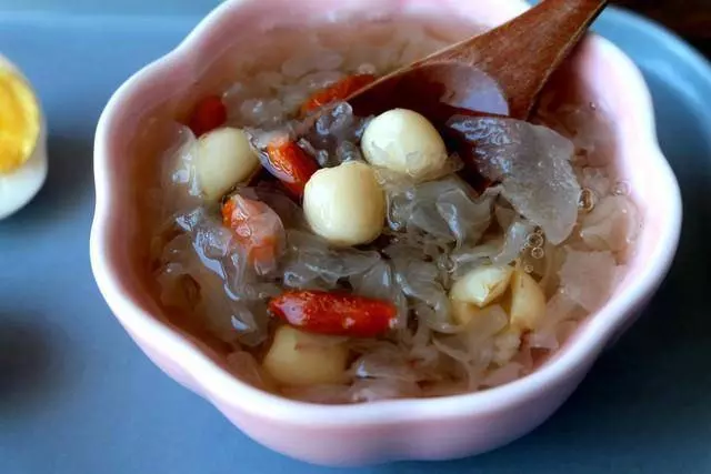 入秋之後多喝這個湯,潤肺止咳防秋燥,常喝氣色好