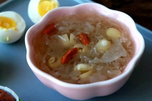 入秋之後多喝這個湯,潤肺止咳防秋燥,常喝氣色好