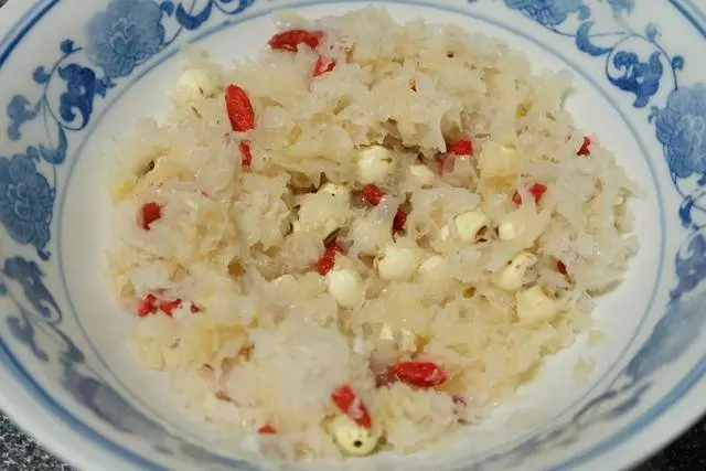 入秋之後多喝這個湯,潤肺止咳防秋燥,常喝氣色好