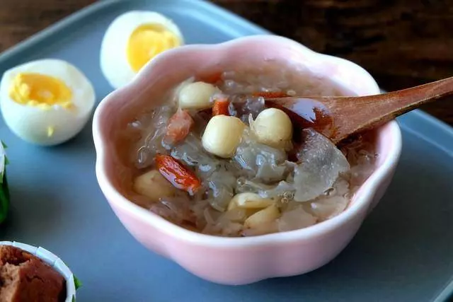 入秋之後多喝這個湯,潤肺止咳防秋燥,常喝氣色好