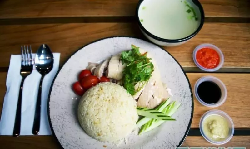 雲頂一盤雞飯要價21令吉沒想到人們還是每天大排長龍搶著吃,到底是為什麼? -