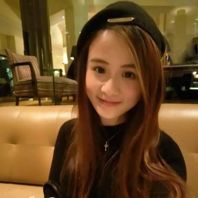 開BMW當路霸,23歲留學英國回來的美女被判坐牢