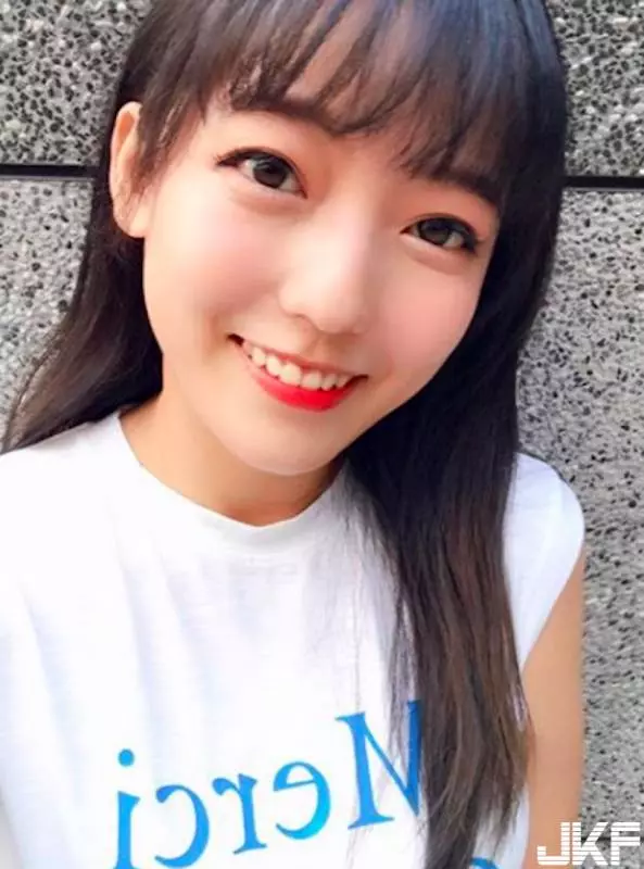 交大理工超Q正妹吃飯時，把客人都甜暈了