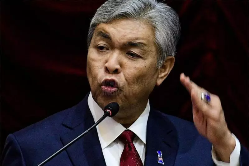 【隨著2名巫統元老退出巫統】阿末扎希受打擊首度出面喊話 -