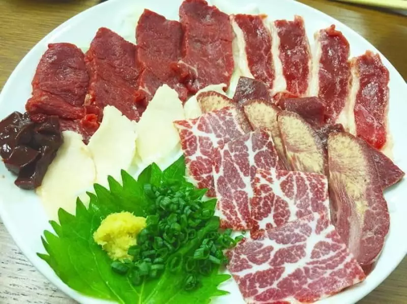 21個世界各地最奇葩的「特色黑暗料理」,臺灣「上榜食物」讓人有點意外阿XDD #1挪威:燻羊頭