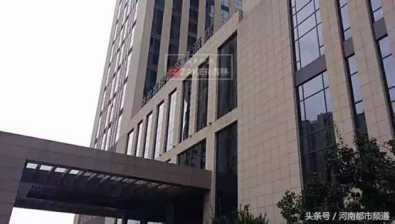 新郎從1樓去17樓接新娘,被困電梯100分鐘酒店回應……