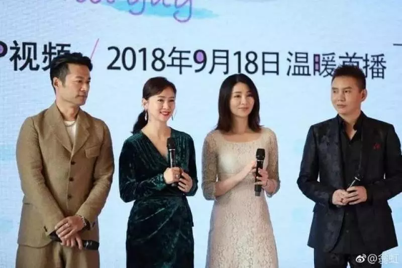 60歲翁虹近照曝光美過景甜前夫為賭場老總,11歲女兒呆萌可愛