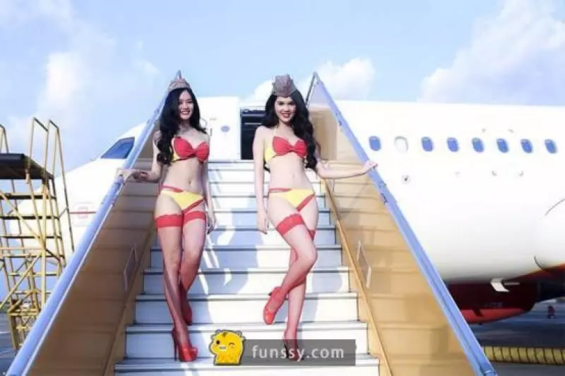 史上最火*辣*美麗的空姐制服~~我們一起來看看吧