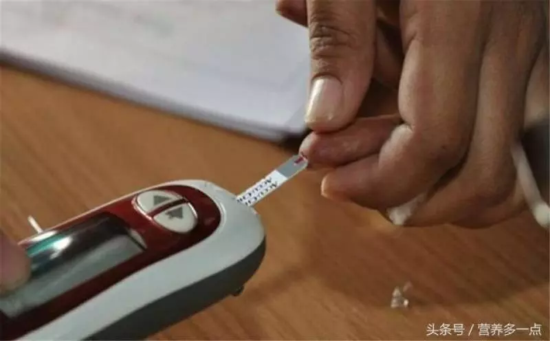 皮膚長斑很難看?用桑葉煮水去雜質,臉上斑點悄悄減少