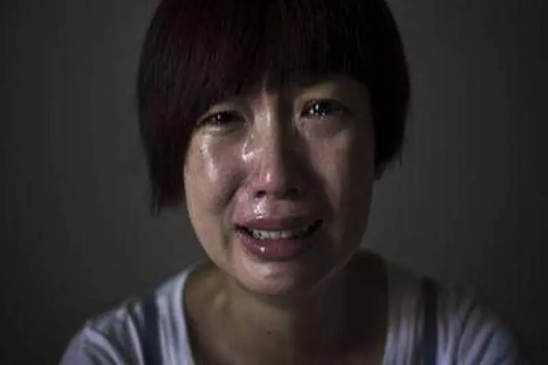 離婚2個月後去看女兒,看到桌上的飯菜,俺哭著求復婚