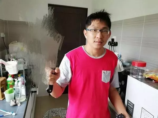 1個打4個!家入賊為護妻兒與匪博斗,工程師頭破血流失財 -
