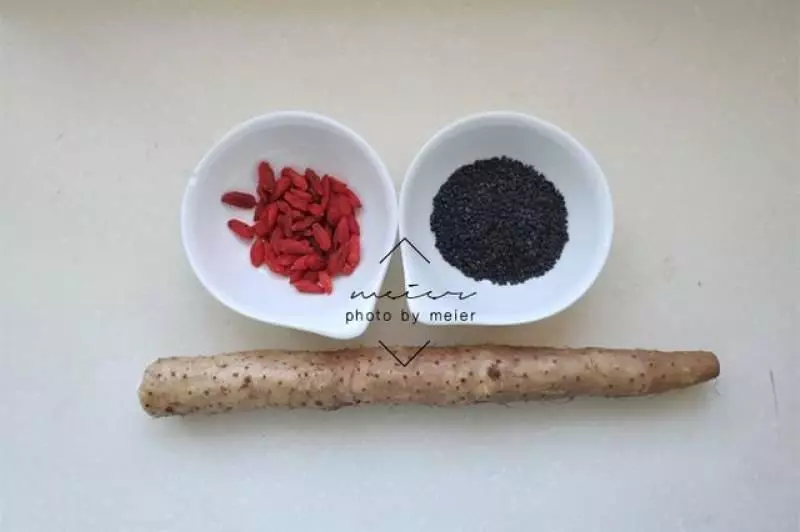 秋天梳頭一掉一大把?試試這個粥,軟糯滋補,頭髮越吃越濃密