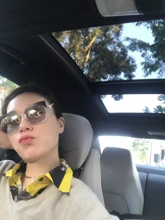 48歲張可頤近照似少女,當紅患病隱退, 現主演劉德華監製港劇