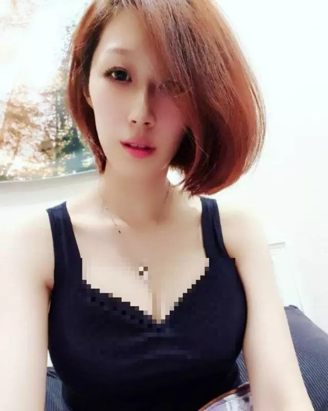 求神超正理專去銀行辦事「拍到美麗風景」終於神到傳送門:私照一張比一張正