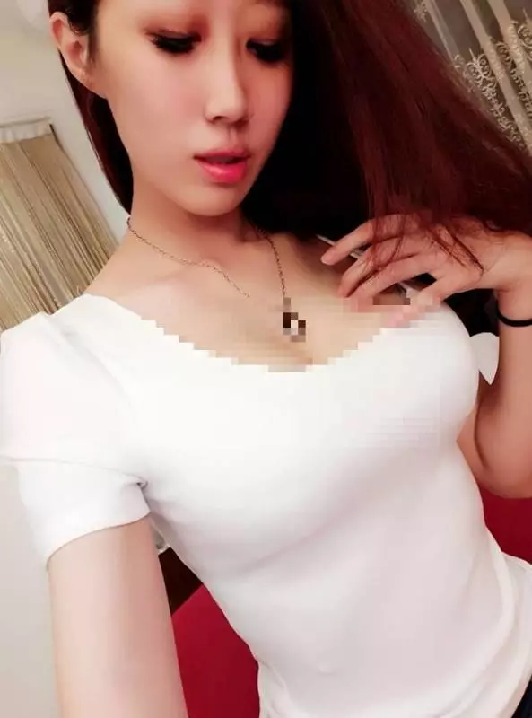 求神超正理專去銀行辦事「拍到美麗風景」終於神到傳送門:私照一張比一張正