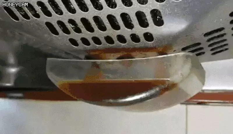 只要一個飲料瓶,油煙機用上一年都不用洗