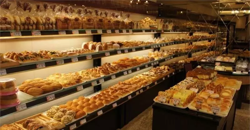 麵包店員工揭露「六大恐怖黑暗面」你都不知道⋯原來冰櫃裡的生日蛋糕不能買 -