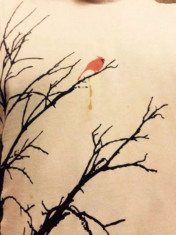20件超巧合爆笑衣服 #3噢竟然和牆壁撞衫…