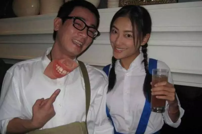 陳小春自曝已10年沒有換車,看了他的座駕後,網友:別想了