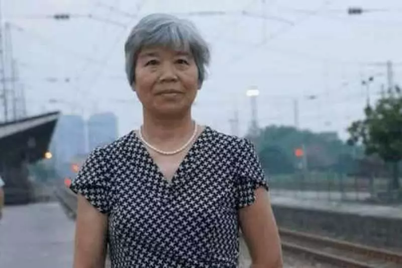 婚後公婆找我要錢,每月給一千五,看到妯娌朋友圈,我再不給錢