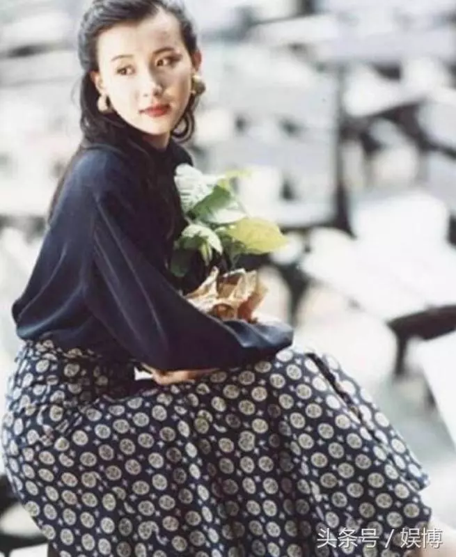 盤點女神年輕照:玉女掌門人周慧敏,台灣第一美女蕭薔,性感美艷翁虹,全都輸給了她