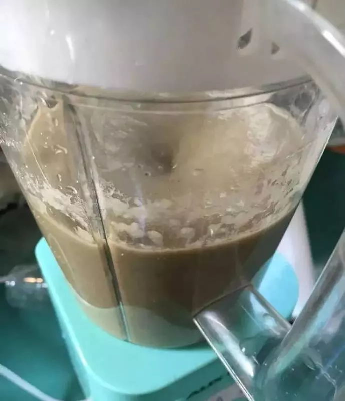 黑芝麻綠豆蔓越莓做出的月餅,低油少糖的餡料~