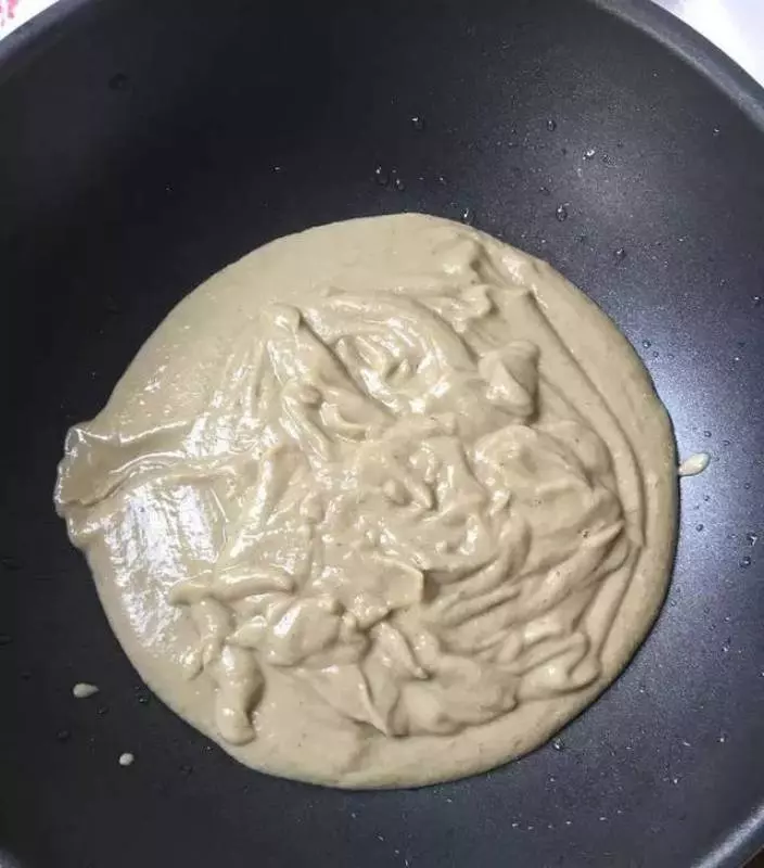 黑芝麻綠豆蔓越莓做出的月餅,低油少糖的餡料~