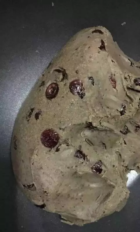黑芝麻綠豆蔓越莓做出的月餅,低油少糖的餡料~